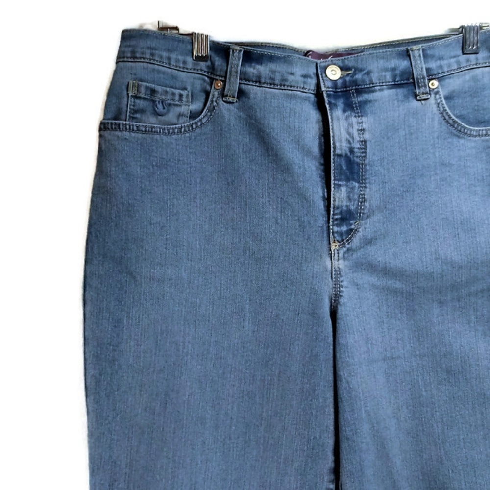 Gloria Vanderbilt Maya Wash Amanda Mom Jeans - Picture 2 of 7